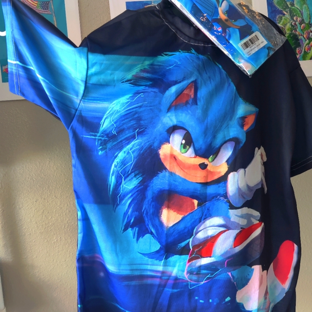 *NEW* Sonic the Hedgehog Shirt + 2 Sonic Reusable Facemasks w/Filters